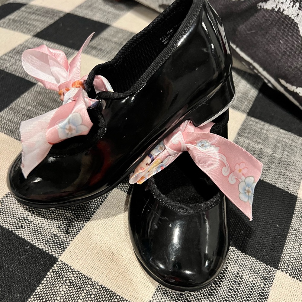 ABT Black Patent Leather Tap Shoes baby size 7